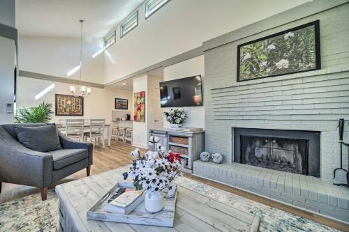 Sapphire House | Sapphire Home with Grill and Pool Access