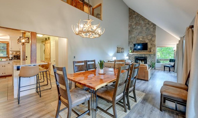 Sapphire House | Sapphire Valley Cabin with Private Mountain Views!