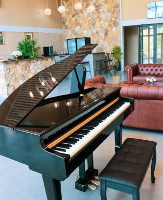 Victoria Falls Hotel | Savanna68 Hotel