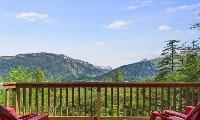 West Juneau Apartment | Scenic 3BR Retreat w/Ocean & Mountain Views