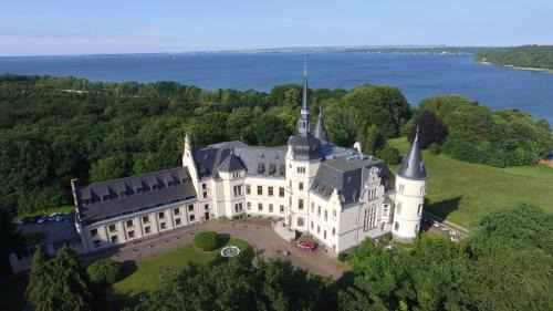 Ralswiek Hotel | Schlosshotel Ralswiek