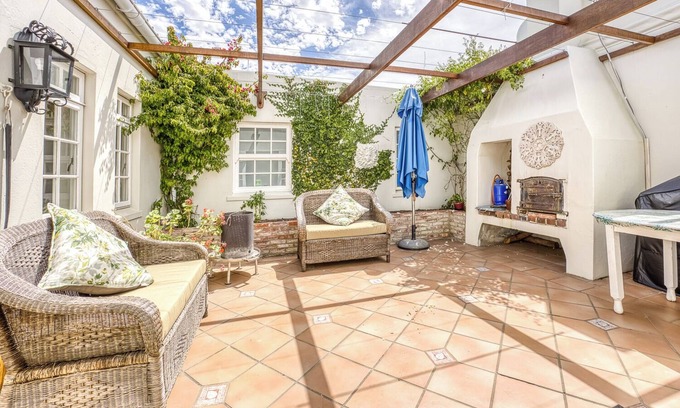 Durbanville House | Schoongezicht Guesthouse