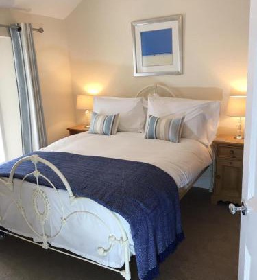 Penrhyn Bay House | Sea Breeze Cottage on the North Wales Coast
