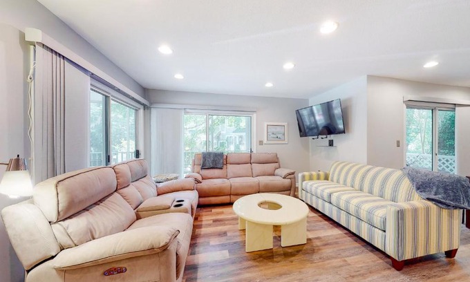 Bethany Beach Apartment | Sea Colony - 51020 Southwinds Ct