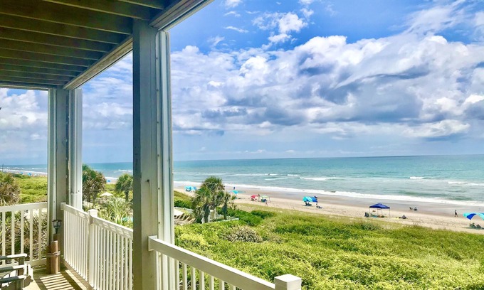 Indian Beach Condo | Sea La Vie: Direct Oceanfront Condo w/Pool, Outdoor Storage, Linens Included