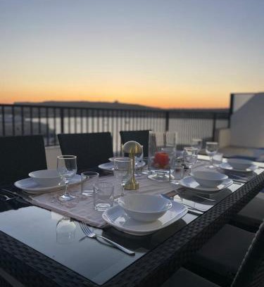 Għadira Apartment | Seafront Penthouse with Large Terrace and Panoramic Views-Mellieha Bay Ghadira