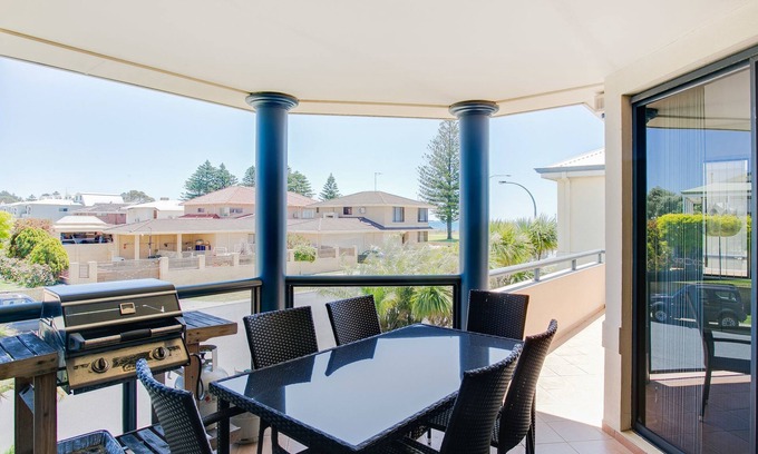 Rockingham House | Seahaven Villas by Rockingham Apartments
