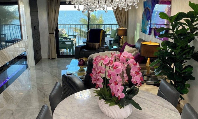 Mid Island Condo | SEASIDE 302. Solmate is a luxurious BEACHFRONT 2BR/2BA Condo in FMB