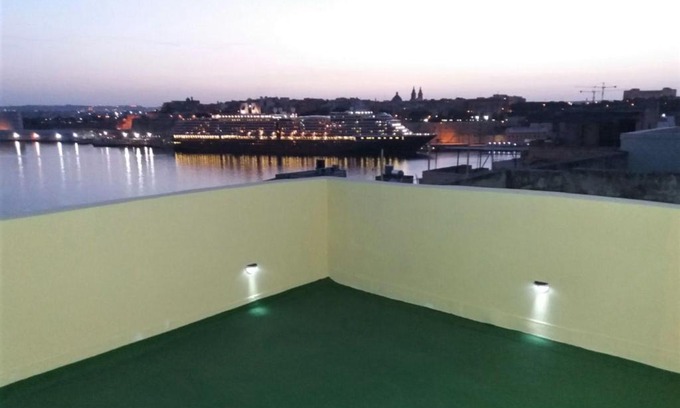 Senglea House | Seaside Home Harbour View