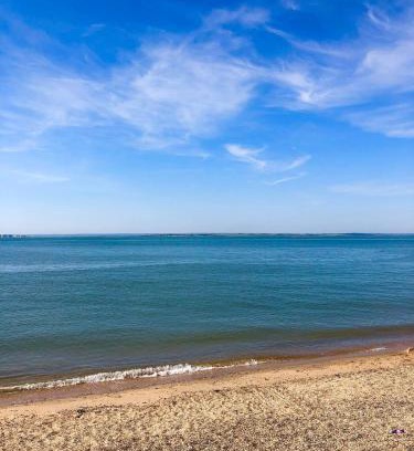 Leigh-on-Sea Apartment | Seaside private garden