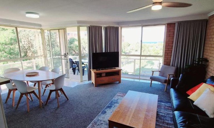 Nelson Bay Apartment | Seaspray Walk to the beach