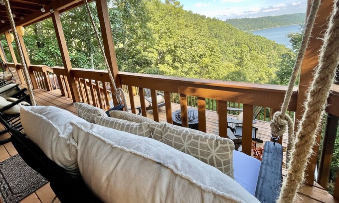 Baxter Cabin | Secluded Cabin With a View!