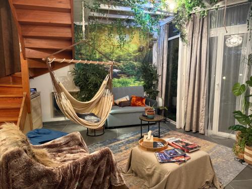 La Celle-sous-Gouzon Apartment | Secret Oasis in Bastille - Luxury & Serenity