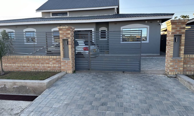 Harare Villa | Secure 5 Bedroom Private Residence near Harare International Airport