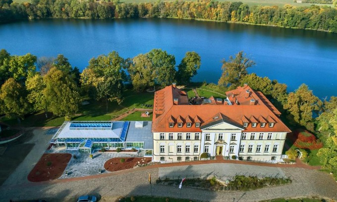 Buelow Hotel | Seeschloss Schorssow