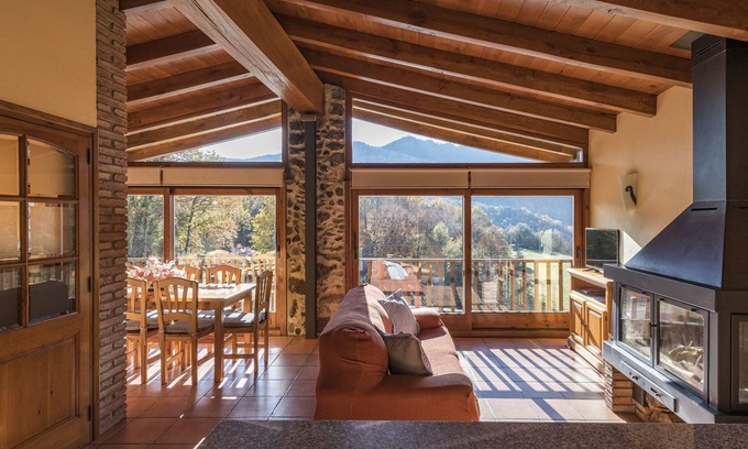 Santa Pau Cottage | Self catering Mas Palleu for 7 people