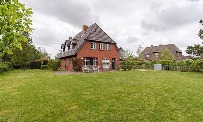 Utersum House | Semi-detached house near the sea - DHH near the sea