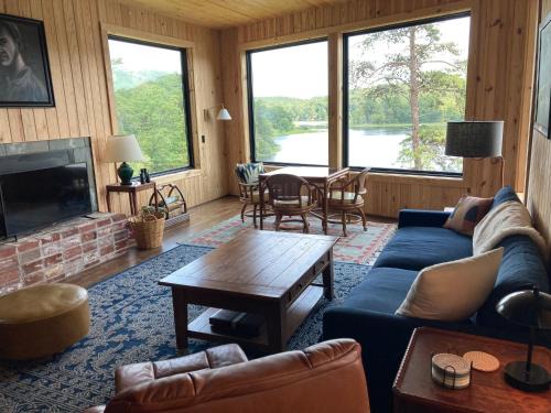 Samantha House | Serene Cabin on Lake Tuscaloosa