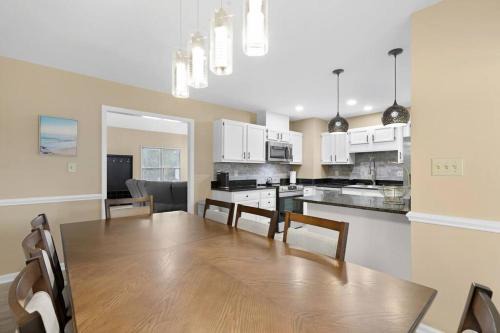 Northeast Raleigh Villa | Serene Haven Retreat