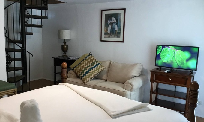Warwick House | Seven Arches in Warwick, Bermuda
