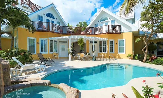 West Bay Hotel | Shangri-La Boutique Bed & Breakfast