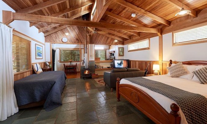 Malanda Cabin | Sharlynn by the River