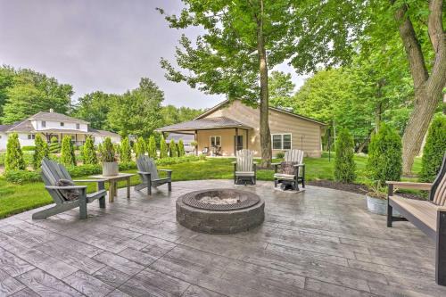 Shipshewana House | Shipshewana Guest House with Fire Pit!