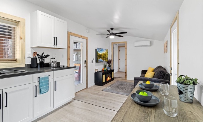 Pinetop-Lakeside Cottage | Shoreline Village Cabin 5