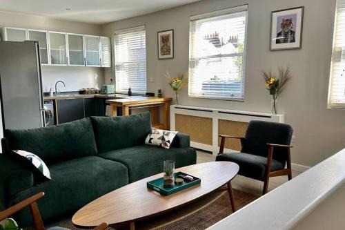 De Beauvoir Apartment | Sienna's 2 - bedroom apartment, London, N1.