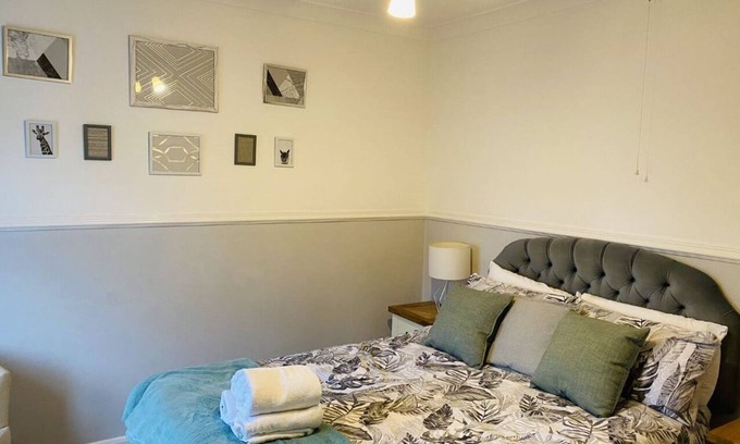 Ashby-de-la-Zouch House | Silver Stag Properties, 2 BR Home in Town Centre