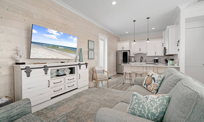 Orange Beach Cottage | Single Cottage right across the street from the beach with private deeded access