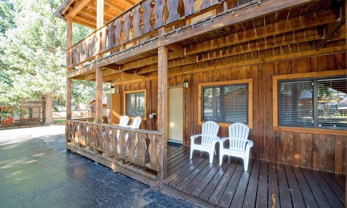 Red River Cabin | Sitzmark Sports