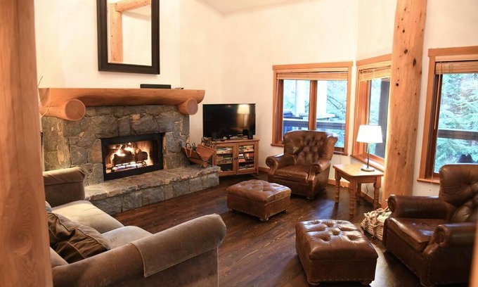 Nordic Estates House | Ski In/Ski Out Luxury Home w/jacuz/fireplace