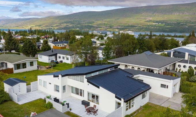 Akureyri Villa | Skuld
