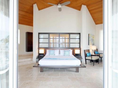 Governor's Harbour House | Sky Beach Club Bungalow 2 cabin