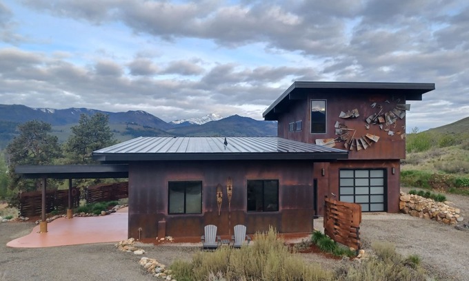 Winthrop Cottage | Skytop: Great views, remote, yet close to Winthrop