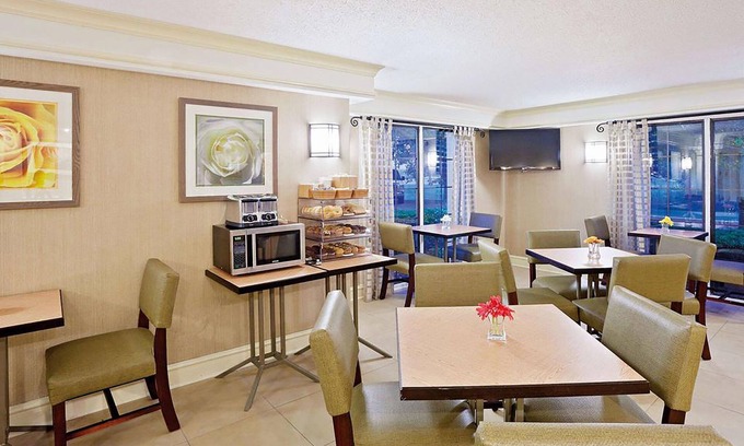 Merrillville Hotel | Sleep Inn & Suites Merrillville