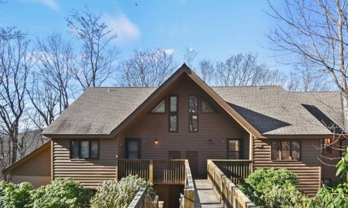 Wintergreen Cabin | Slope Side Suite