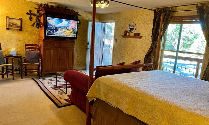 Alto House | Smuggler's Run- Cozy Forest Retreat