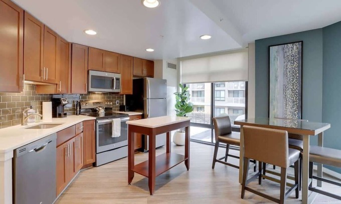 Ballston Apartment | Sojourn | VA Square | 2 BR