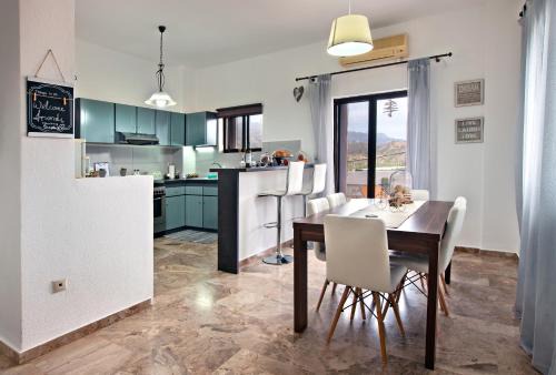 Myrtos Apartment | Sophie's Village House