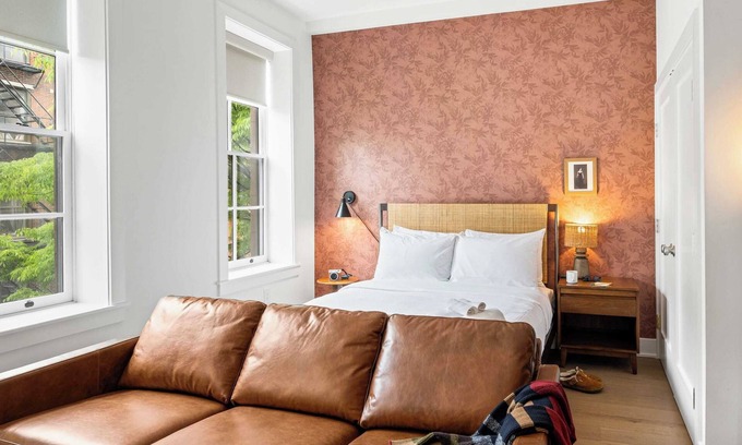 Old City Apartment | Sosuite | 2Bed Apt w Den, Laundry, Desk