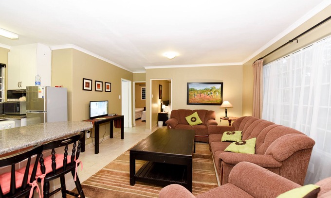 Greater Johannesburg Metropolitan Area House | Spacious, 2 bedroom fully furnished and serviced pet friendly cottage.