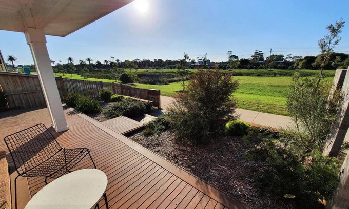 St Leonards House | Spacious 3-bedroom home close to town and beach