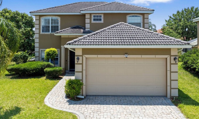 Bahama Bay Villa | 🌟 Spacious 4BR Getaway 🏡 Pool, Privacy & Near Parks 🎢