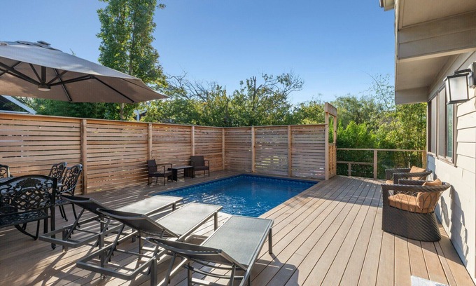 Ocean Beach House | Spacious 5-bedroom house in Ocean Beach with Heated Saltwater Pool!