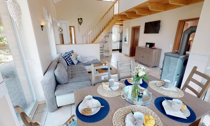 Pelzerhaken House | Spacious 8-person vacation home with sauna, fireplace and garden near the beach
