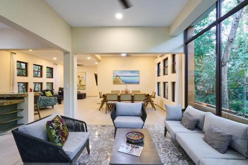 Playacar House | Spacious and Stylish Vacation Home for 8 with Private Pool and Large Terrace