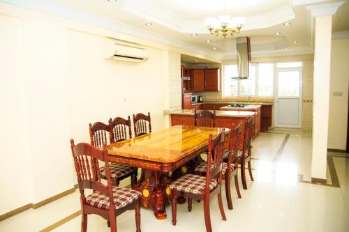Oyster Bay House | Spacious Apartment near the Beach in Masaki