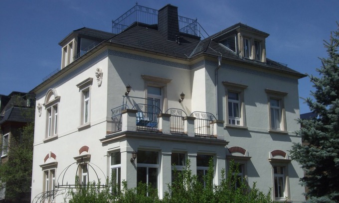 Radebeul Villa | Spacious, child-friendly apartment with a great roof terrace